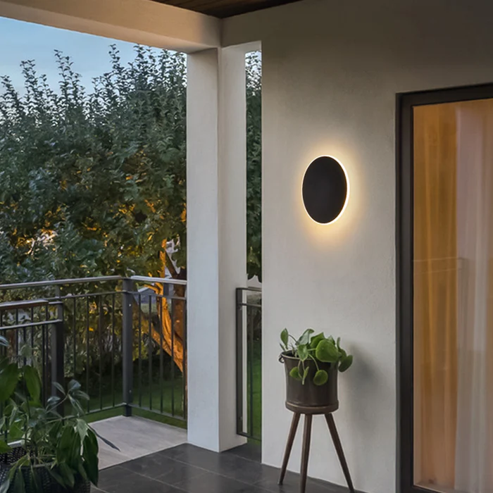 Moderne runde LED-Außenwandleuchte aus Metall