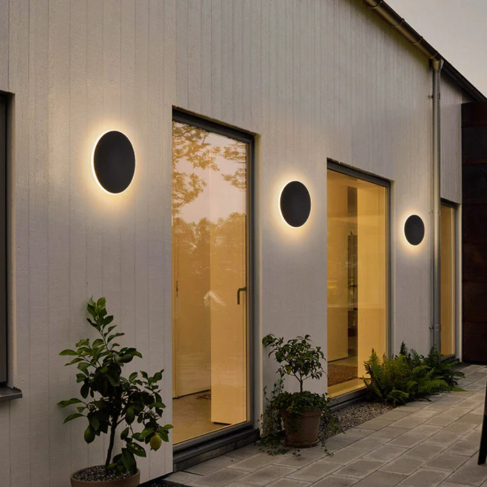 Moderne runde LED-Außenwandleuchte aus Metall