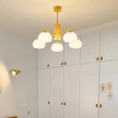 Kreativer Baumwollkugel-Kronleuchter aus Holz für das Wohnzimmer