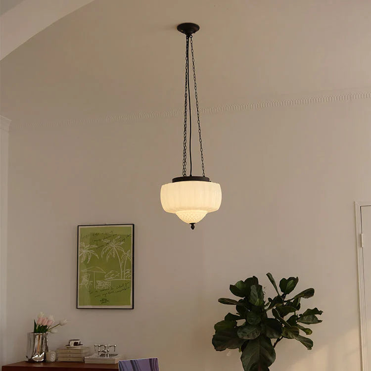 Minimalistische weiße Pendelleuchte im modernen Design