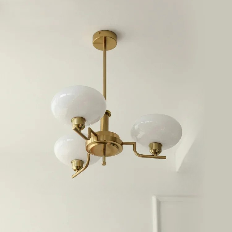 Mittelalterliche Deckenlampe im Bauhaus-Stil