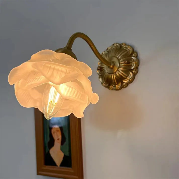 Antike Kupfer Blütenblatt Glas Wandlampe
 - OnyxLampen