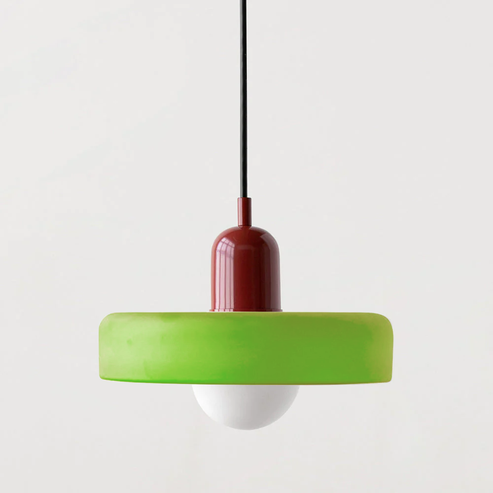 Farbige Glaspendelleuchte im Bauhaus-Stil