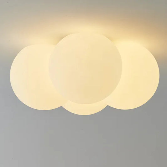Moderne Deckenleuchte mit Cloud-Hardware-Design
 - OnyxLampen