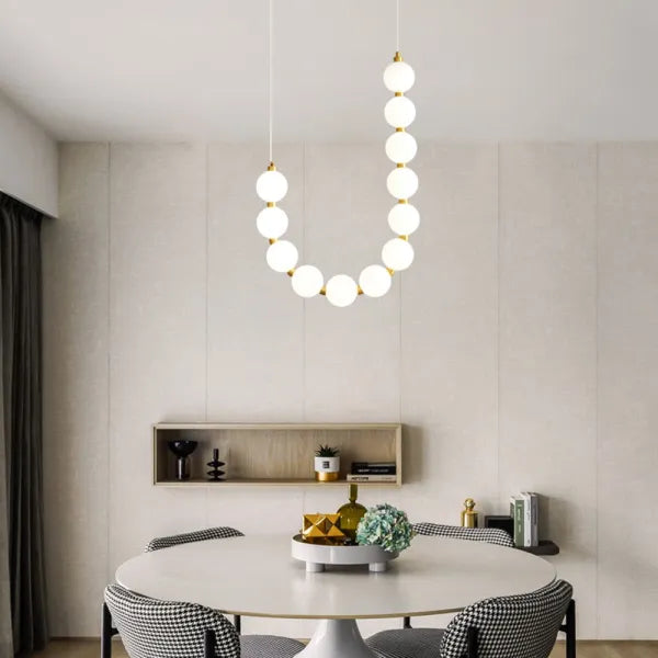 Luxuriöse weiße Halskette Kronleuchter-Design