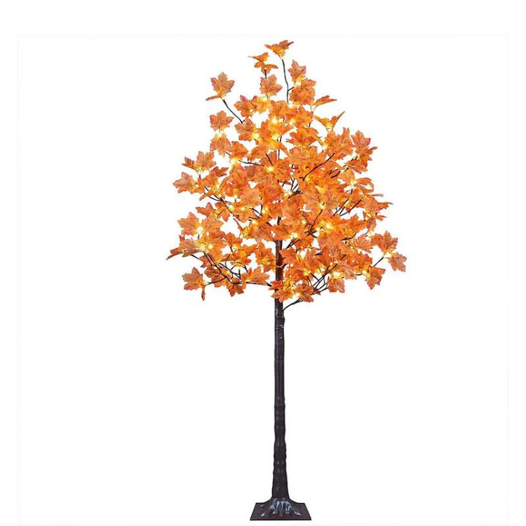 Beleuchteter Ahornbaum mit LED