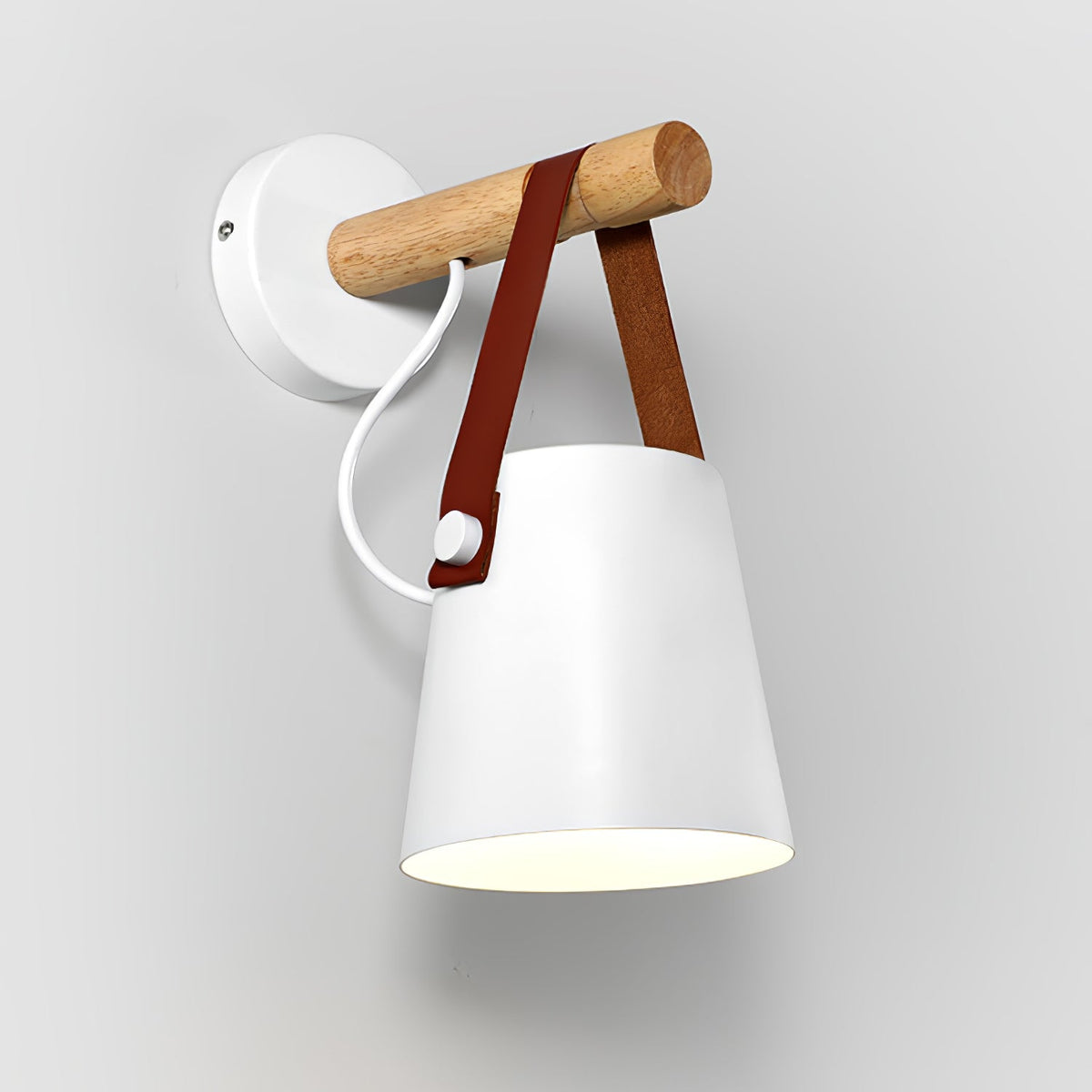 Holz-Wandlampe mit konischem Design
