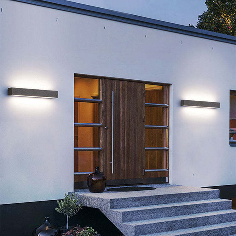 Außenwandleuchte mit Lichtaustritt an der Kante