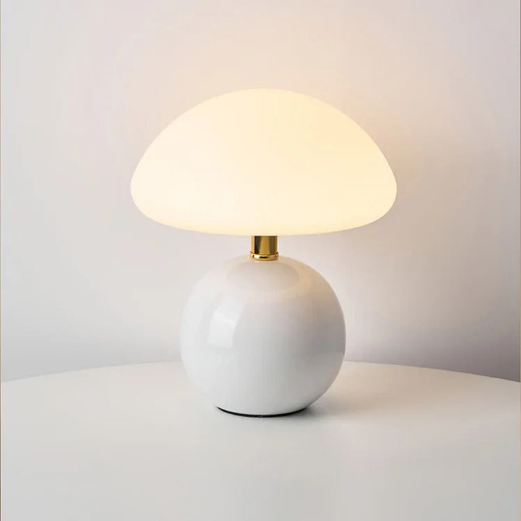 Pilzlampe aus französischer Creme