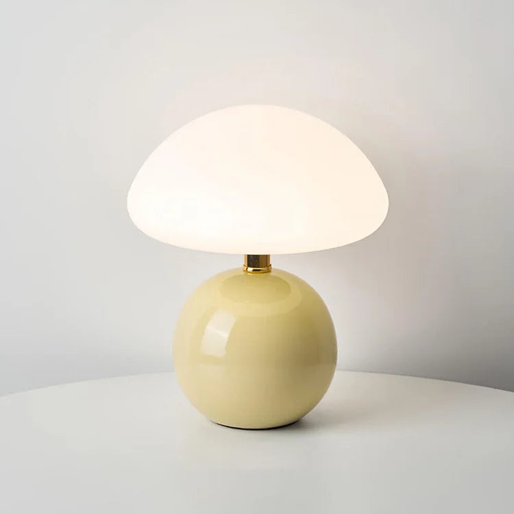 Pilzlampe aus französischer Creme