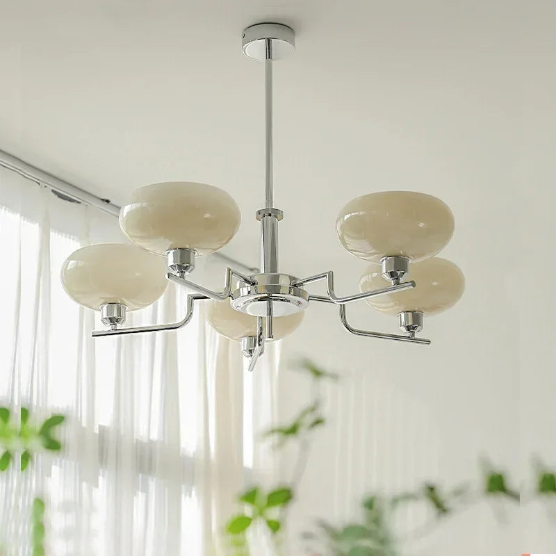 Mittelalterliche Deckenlampe im Bauhaus-Stil