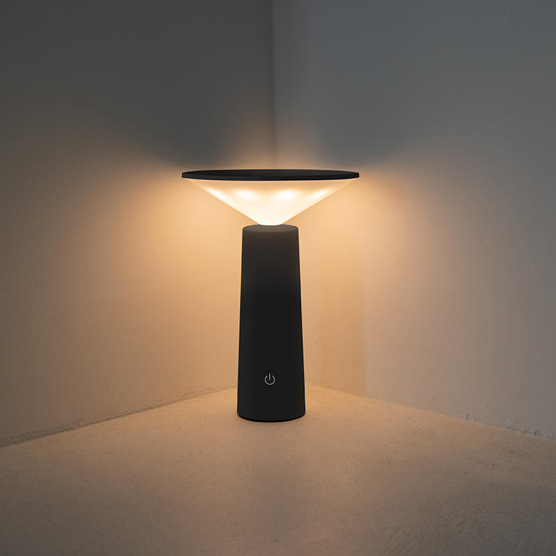 Tischleuchte mit LED-Licht und Dimmfunktion